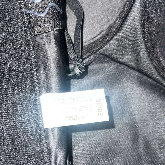 Leather bustier crop top size 38 can fit size small medium - Picture 4 of 4